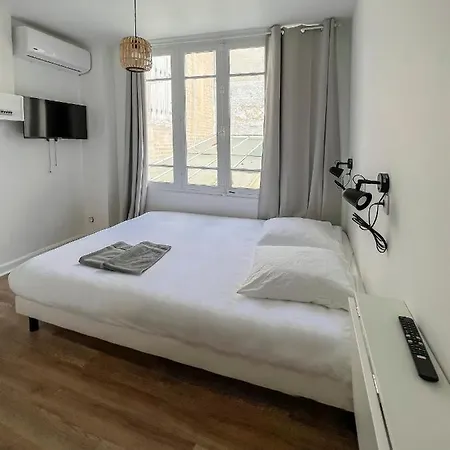 Tournelles Vue Cathedrale-maison Du Xvie Siècle Classé Reims