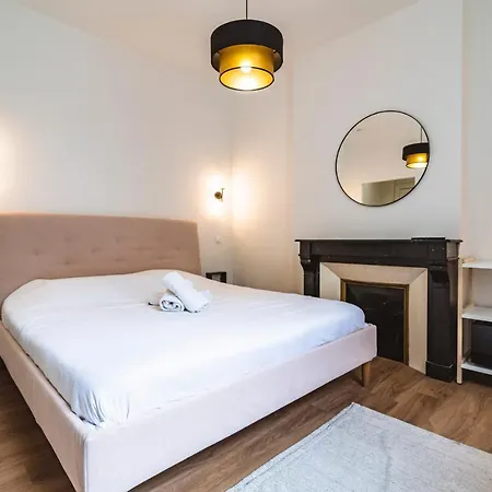 Tournelles Vue Cathedrale-maison Du Xvie Siècle Classé Appartement