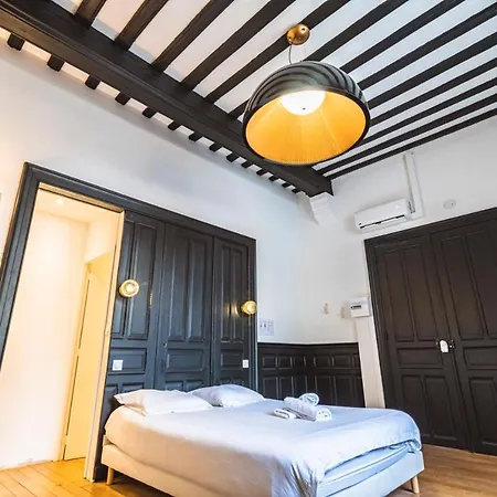 Tournelles Vue Cathedrale-maison Du Xvie Siècle Classé *