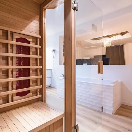 Tournelles Vue Cathedrale-maison Du Xvie Siècle Classé