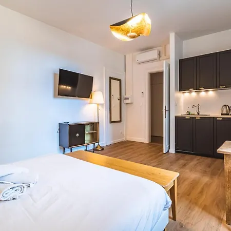 Tournelles Vue Cathedrale-maison Du Xvie Siècle Classé Appartement