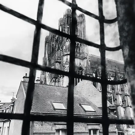 Tournelles Vue Cathedrale-maison Du Xvie Siècle Classé Reims