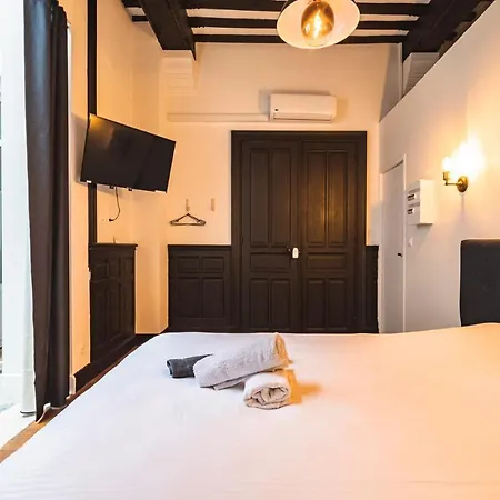 Tournelles Vue Cathedrale-maison Du Xvie Siècle Classé Reims