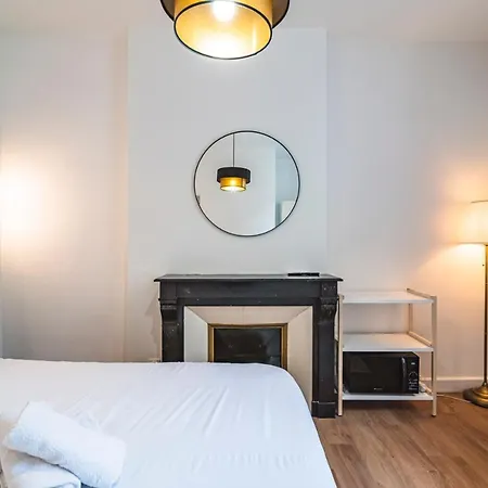 Tournelles Vue Cathedrale- Maison Climatisee Du Xvie Siecle Classee Lägenhet