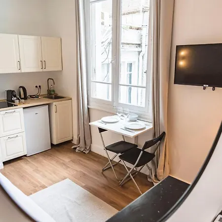 Appartement Tournelles Vue Cathedrale-maison Du Xvie Siècle Classé