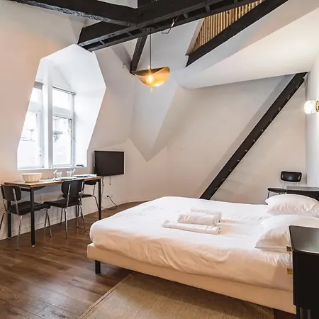 Tournelles Vue Cathedrale-maison Du Xvie Siècle Classé Reims