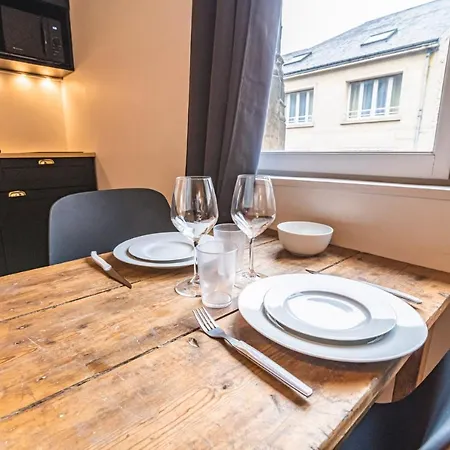 Tournelles Vue Cathedrale-maison Du Xvie Siècle Classé