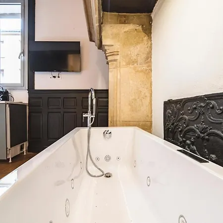 Tournelles Vue Cathedrale-maison Du Xvie Siècle Classé Reims